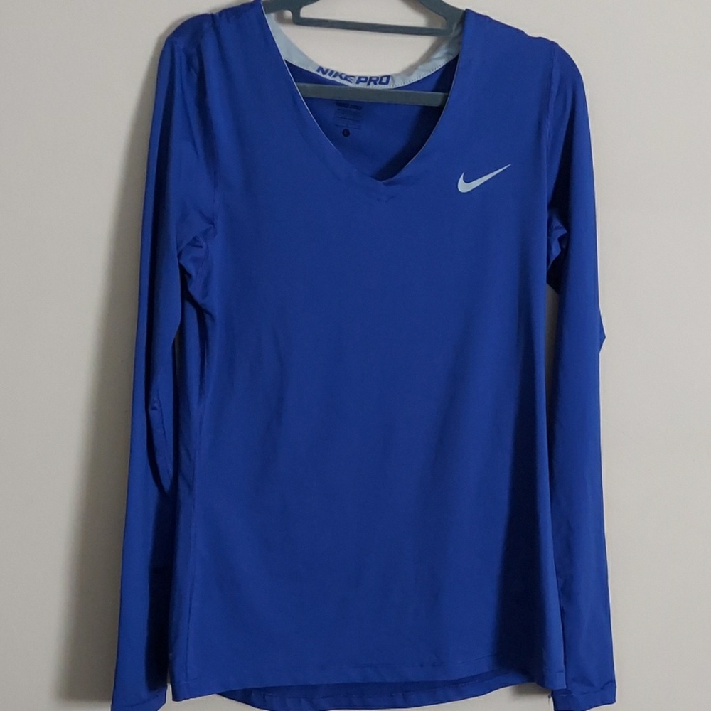 NIKE PRO Dri fit violet vneck top sz L